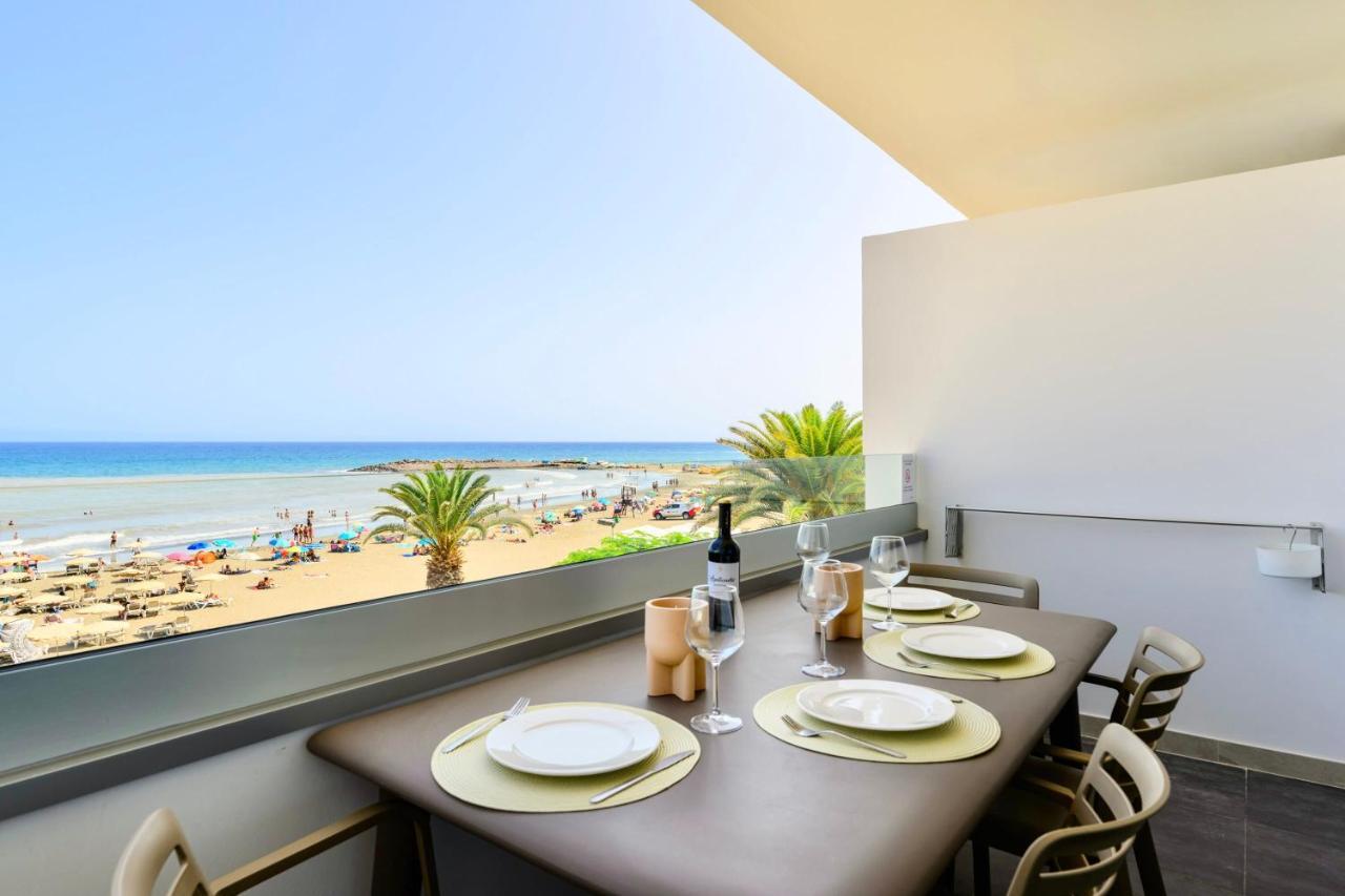 Charming 2 Bedroom Retreat With Beachfront Views San Bartolomé Exteriér fotografie